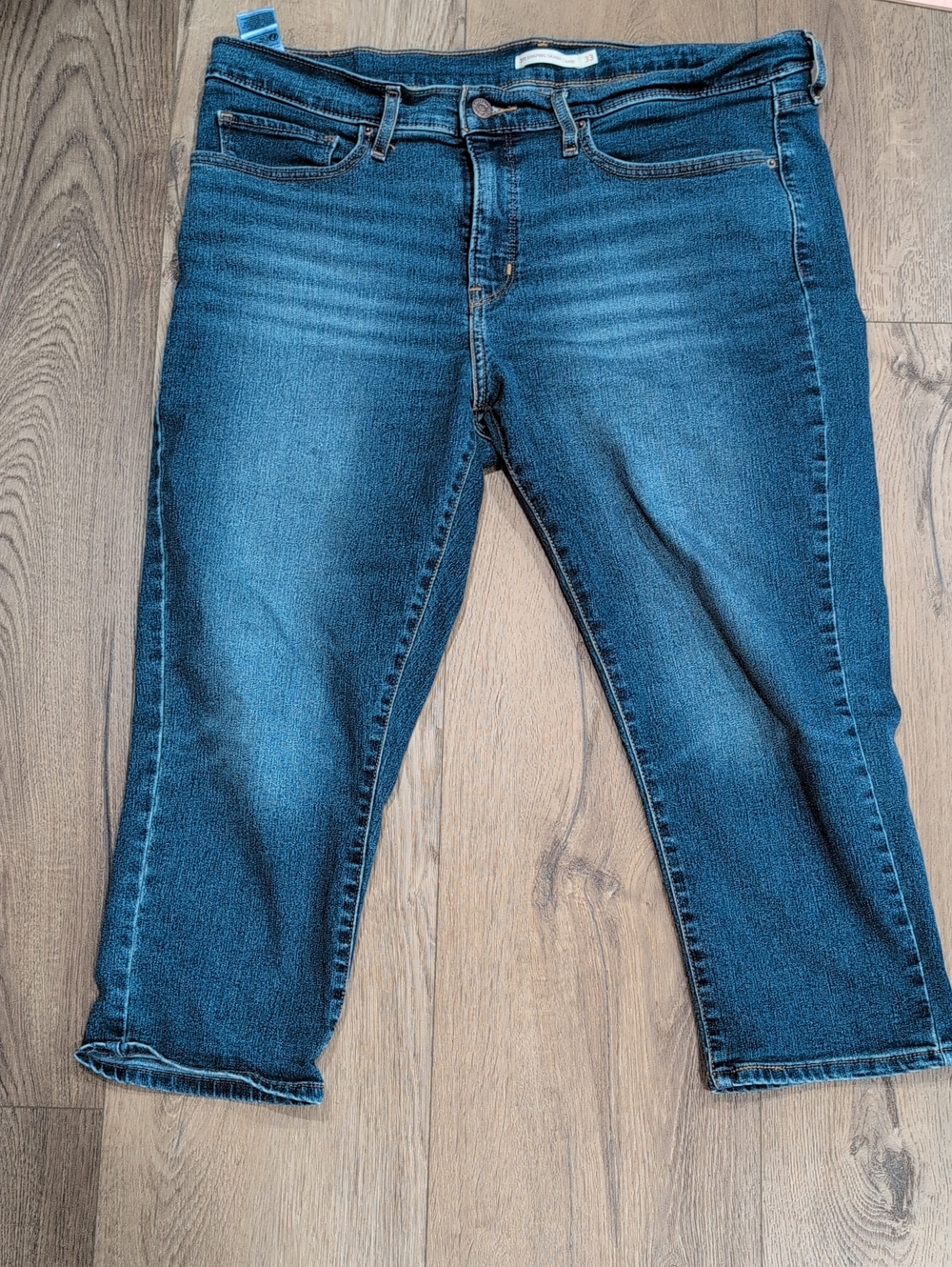 Levi's Women's Blue Stretch Capri Jeans